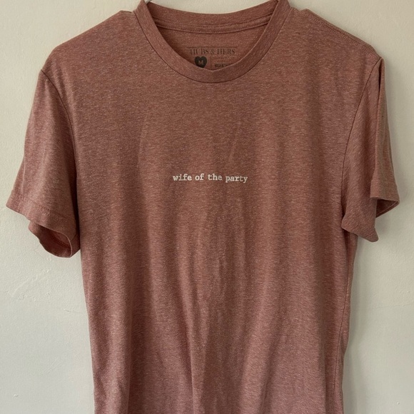 Hubs & Hers Wife of the Party T-Shirt Size Medium - Picture 5 of 8